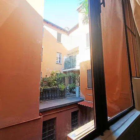 Casa Renata -charming Loggia Apartment Bologna